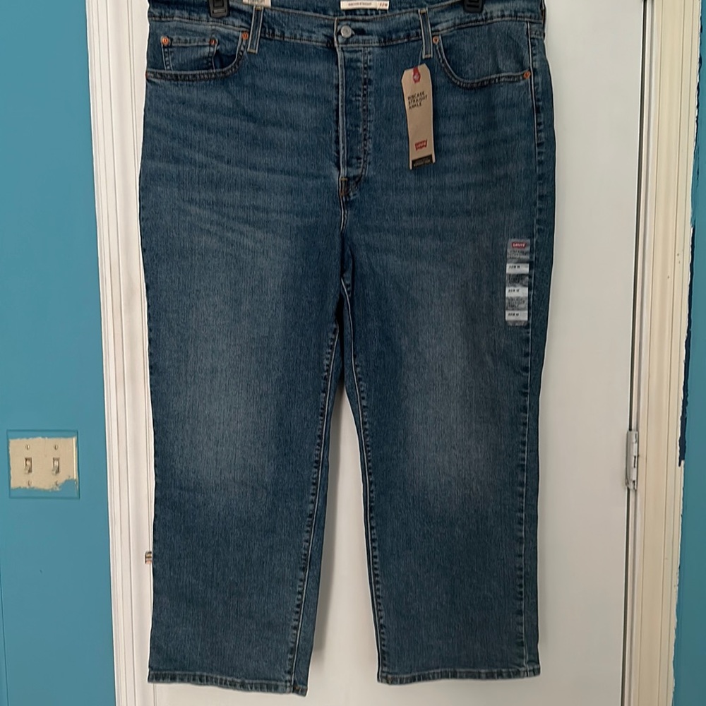Levi’s Ribcage Straight Ankle Jeans